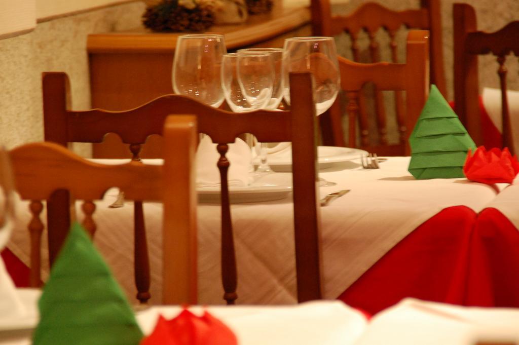 בחאר Hotel Los Duques מראה חיצוני תמונה